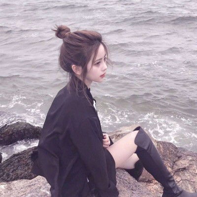 直升机转运地震伤员，实现空中生命接力
