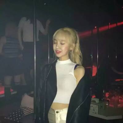 如果你有 2 万的年终奖,你会选择旅行还是买个包?