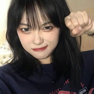 后援会否认柳岩怀孕 外套肥点而已