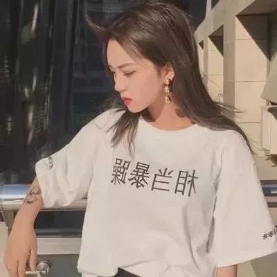 左转或者掉头路口往右先打一把方向盘，怎么会有这样的开法