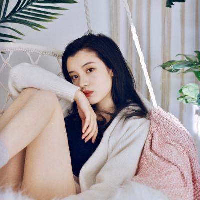 让一个男人生理上喜欢你,精神上离不开你,只有一种可能:2个字